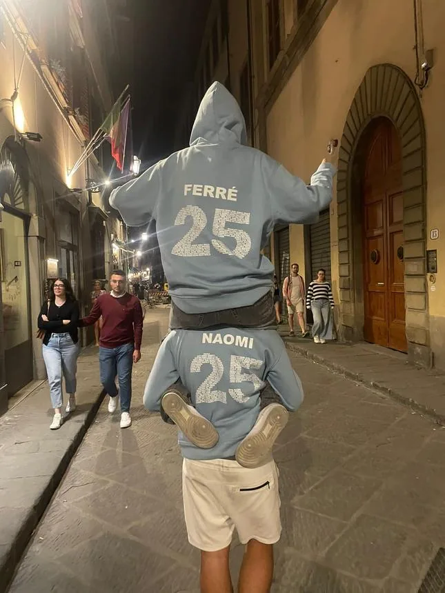 sudaderas personalizadas fin de curso diseño escudo clase instituto mazcruz